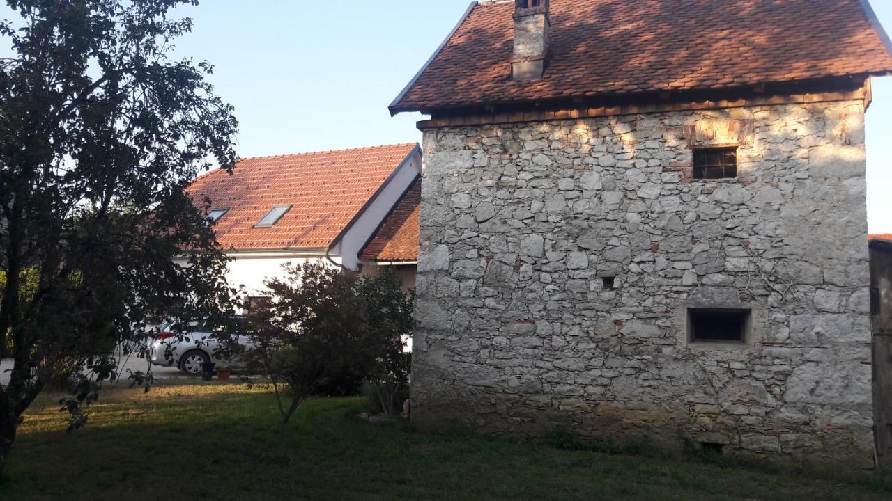 Apartma Sterle Stari Trg pri Lozu Kültér fotó